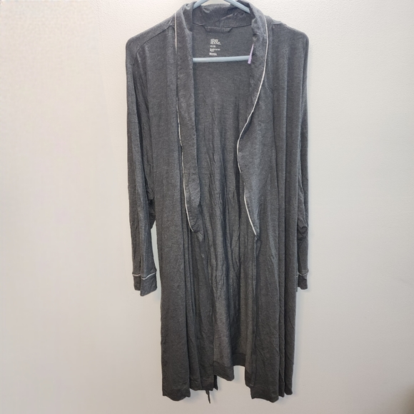 Pajama Set - Picture 2 of 13